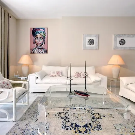 Elegant 2 Bedroom Ph In Serene Urb El Presidente Rdr521 埃斯特波纳